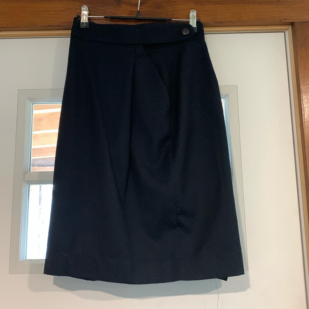 Tahari wool and silk skirt